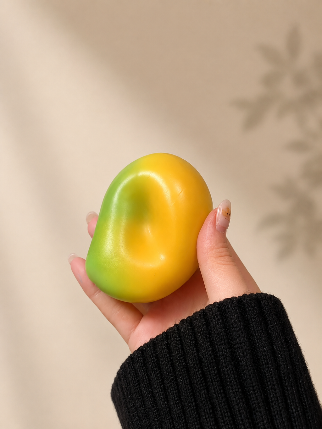 Smooshez Crunchy Color-Changing Mango Squishy Sensory Toy